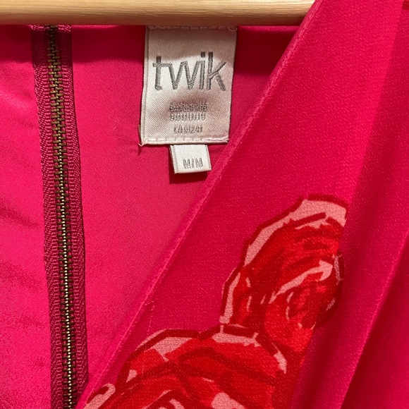 Twik pink rosette party dress - Picture 2 of 3